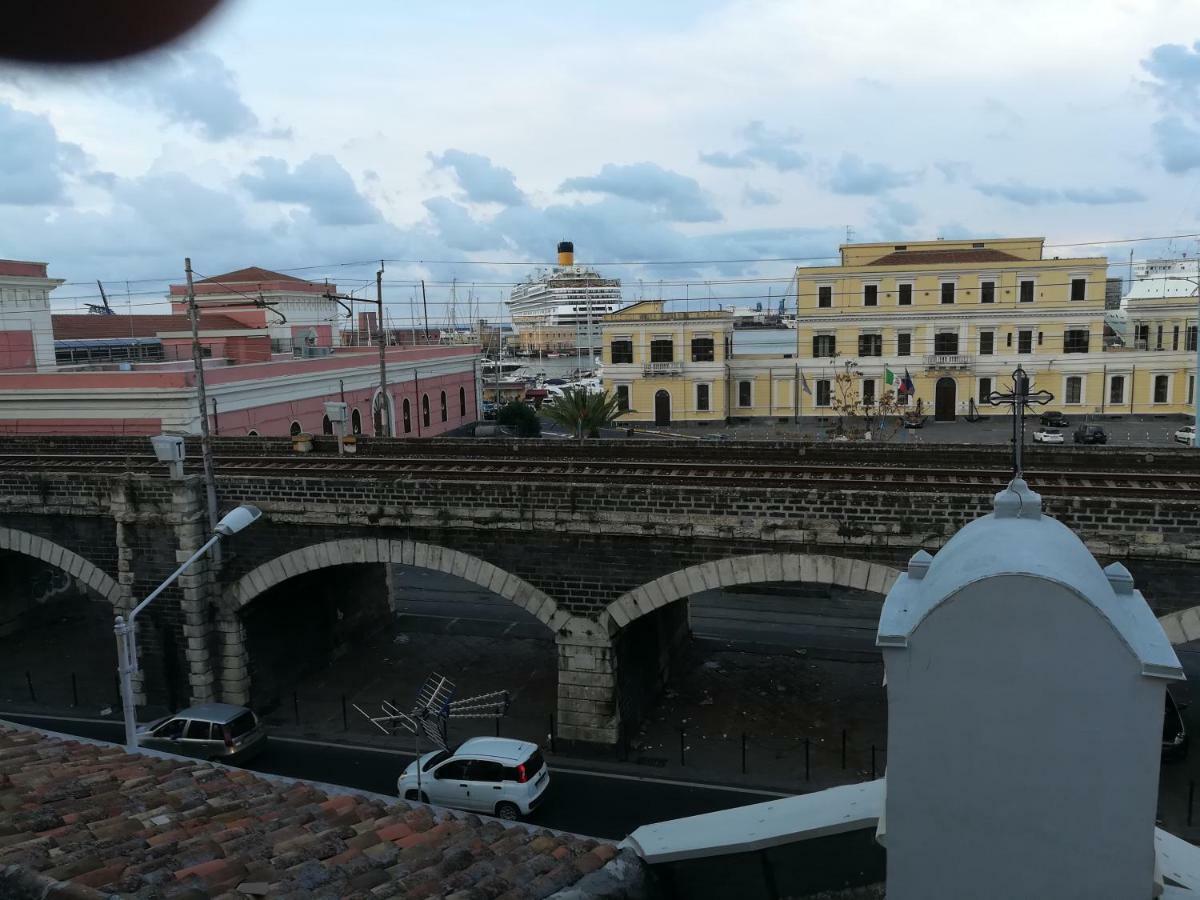 Апартаменты Enrico Gli Amici Del Mare Катания Экстерьер фото